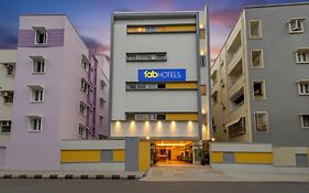 Fabhotel R3 Atmos - Near Hitech Exibition Centre, Hitech City
